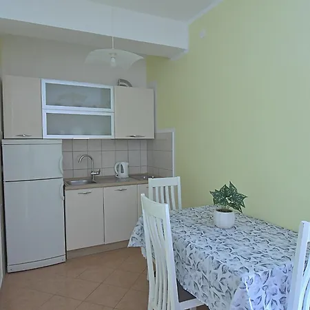 Tonci Apartment Primosten
